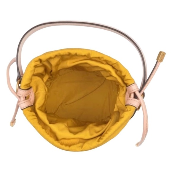 Tory Burch Robinson Bucket Bag Crossbody Purse Flower Appliqué NWT Leather - Picture 5 of 15